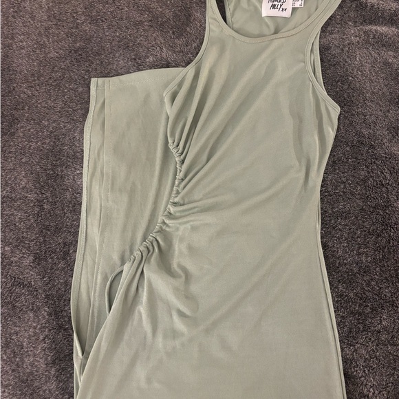 Princess Polly Dresses & Skirts - Princess Polly green midi dress